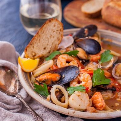  Bouillabaisse! A Hearty Seafood Stew Bursting with Mediterranean Flavors